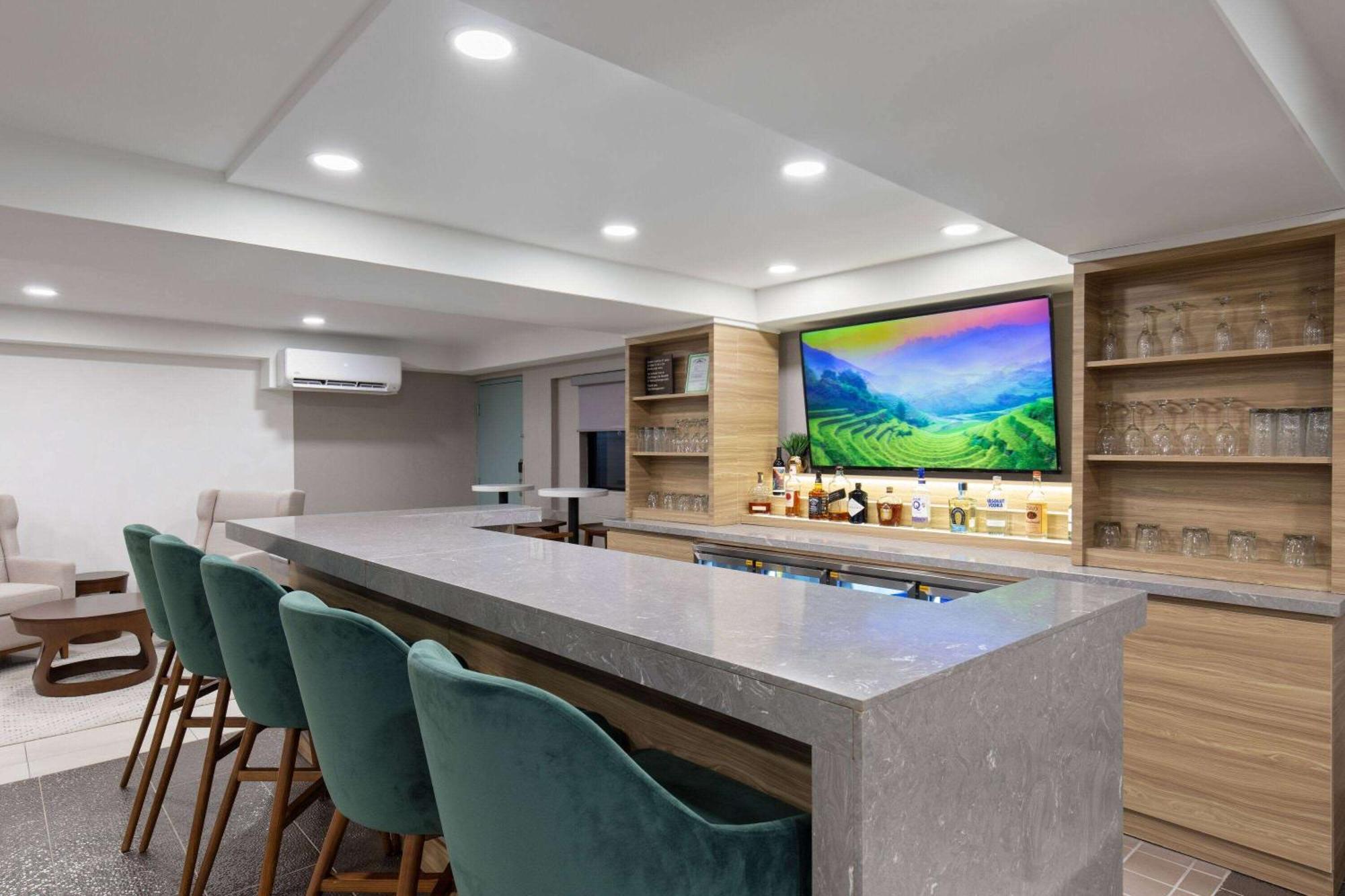 Wyndham Garden Louisville East 외부 사진
