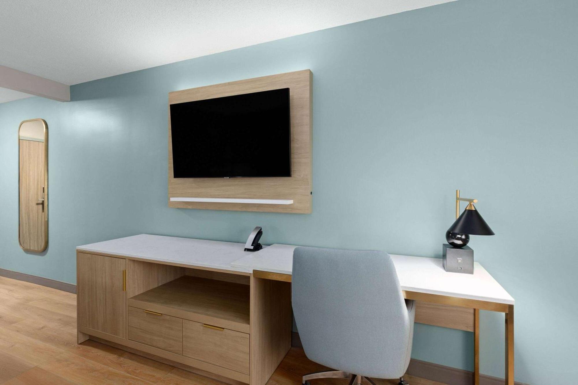 Wyndham Garden Louisville East 외부 사진